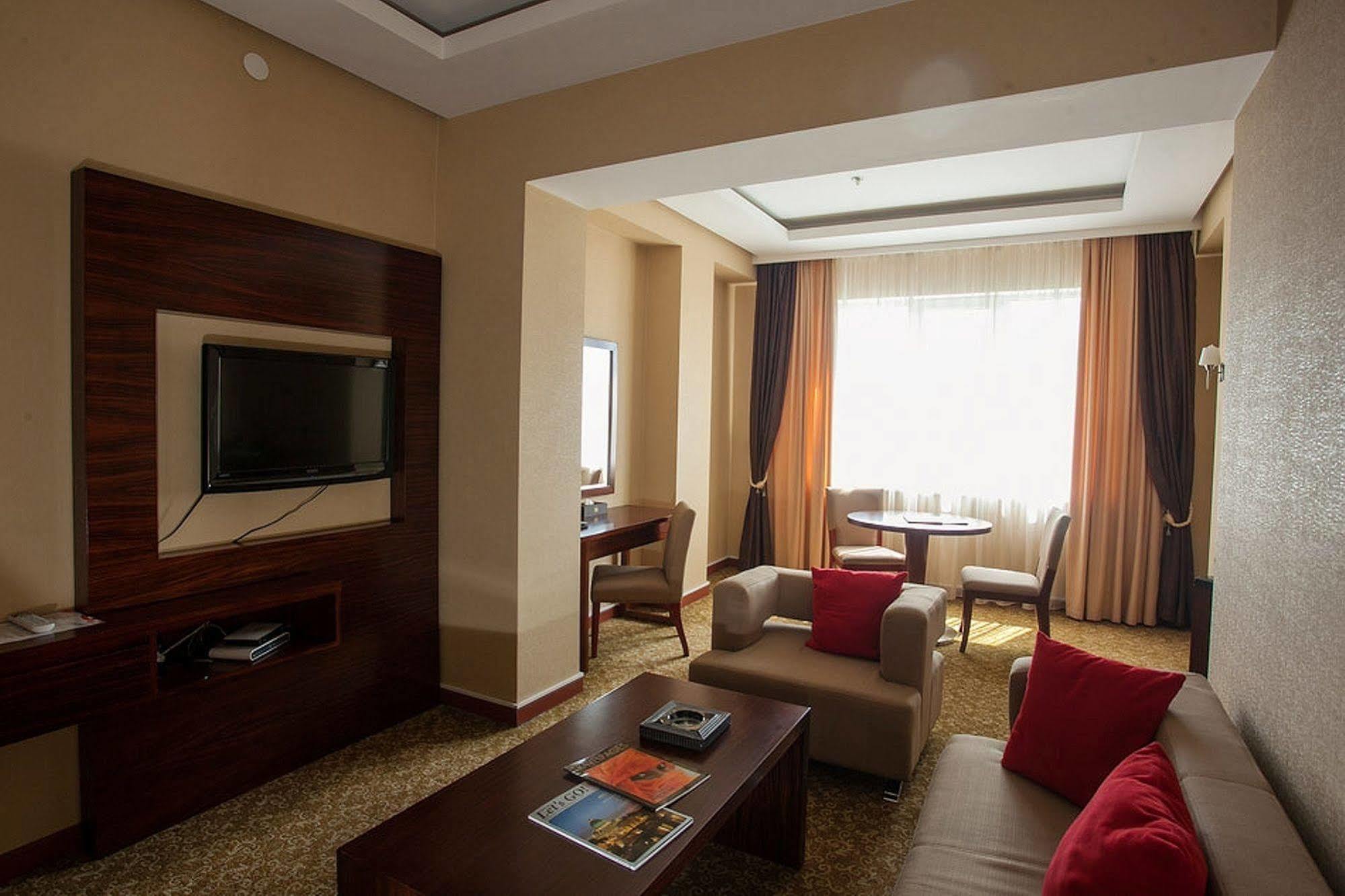 Regardal Hotel Алмати Екстер'єр фото